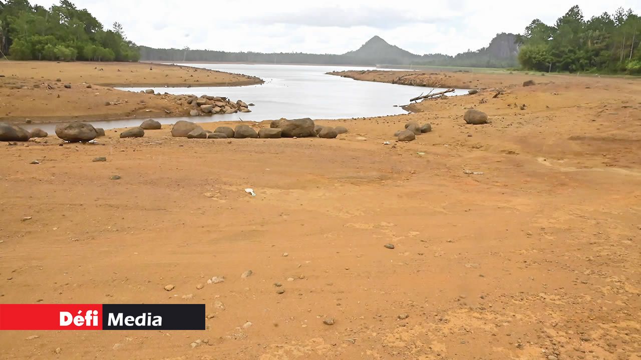 Piton-du-Milieu : Le réservoir de Piton-du-Milieu a pris les allures d’un ruisseau…