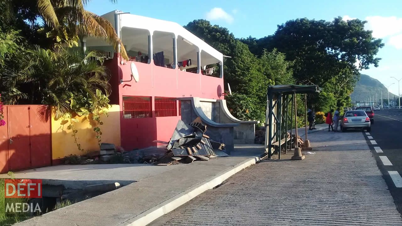 Sur l’autoroute M2 -  À Roche-Bois