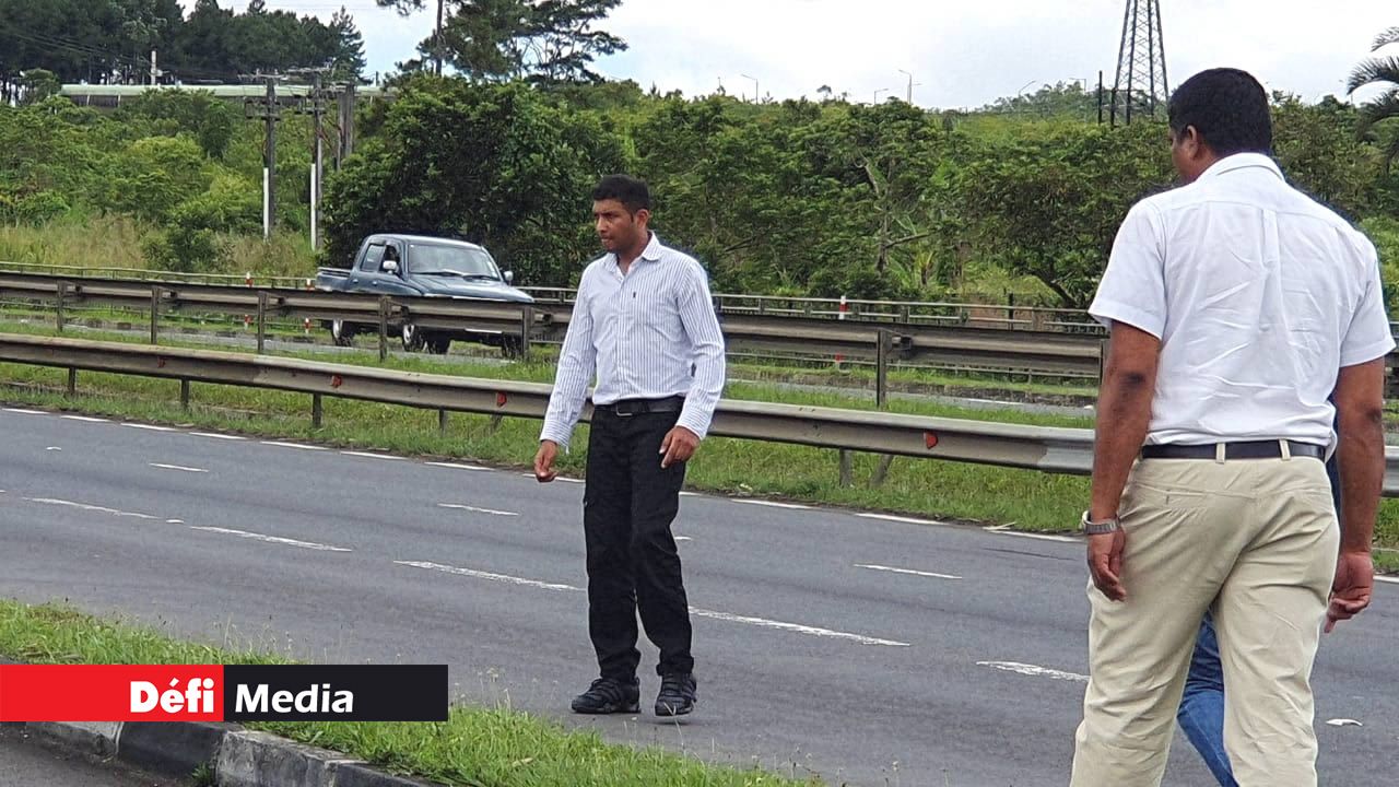 Le chauffeur Ashfaar Domun lors de la reconstitution des faits.