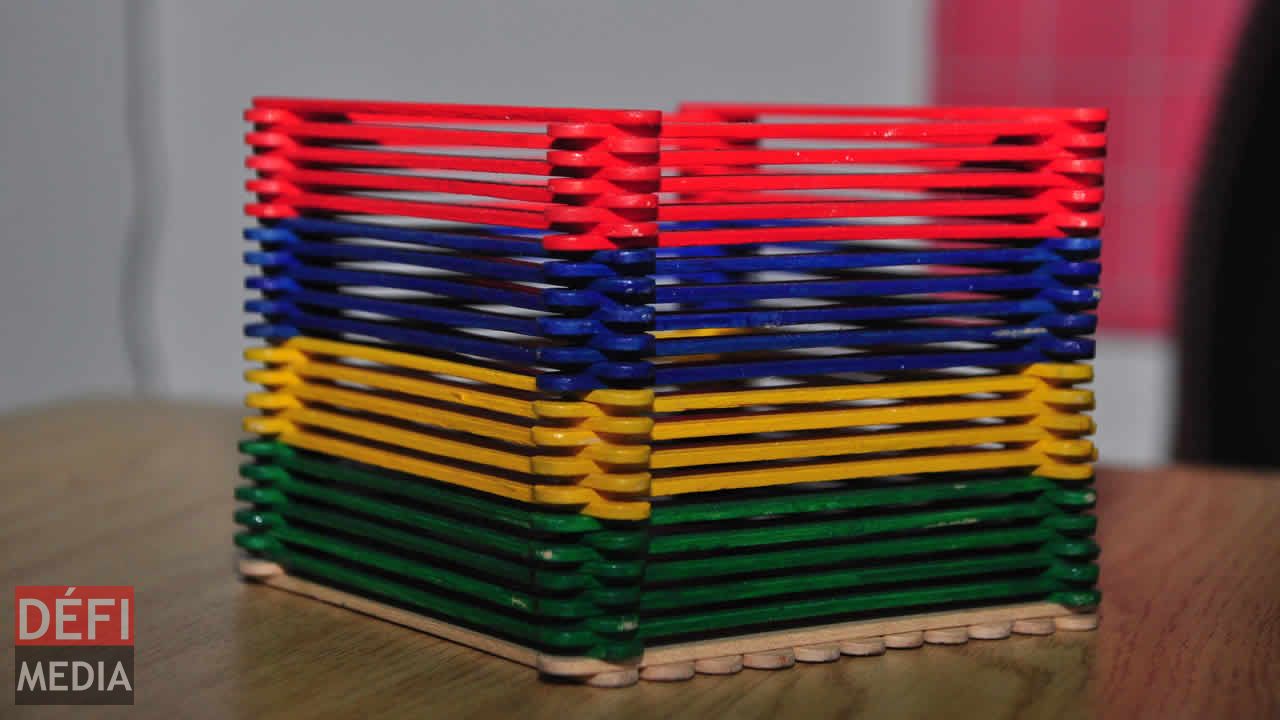 Un panier aux couleurs du quadricolore. Jaya Chekori