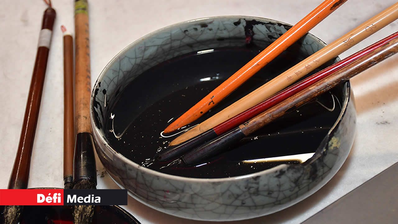 Les pinceaux de calligraphie sont fabriqués à base de poils d’animaux tels que la chèvre, le lapin, le loup, etc.