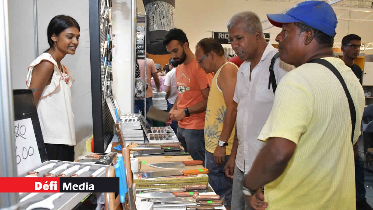 Des couteaux parfaitement affûtés pour faciliter la préparation des repas étaient présentés par Knife & Sharpener.