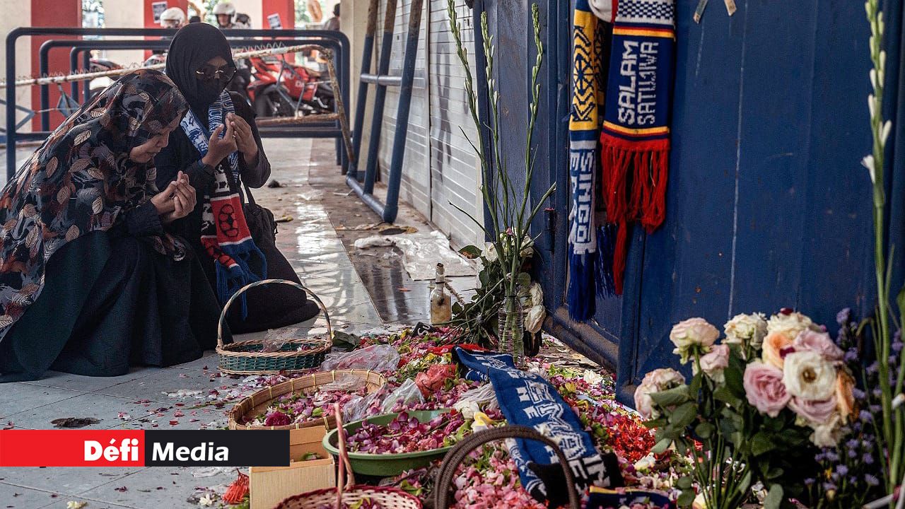 Indonésie: au moins 131 morts lors de la bousculade meurtrière dans un stade, selon un nouveau bilan officiel
