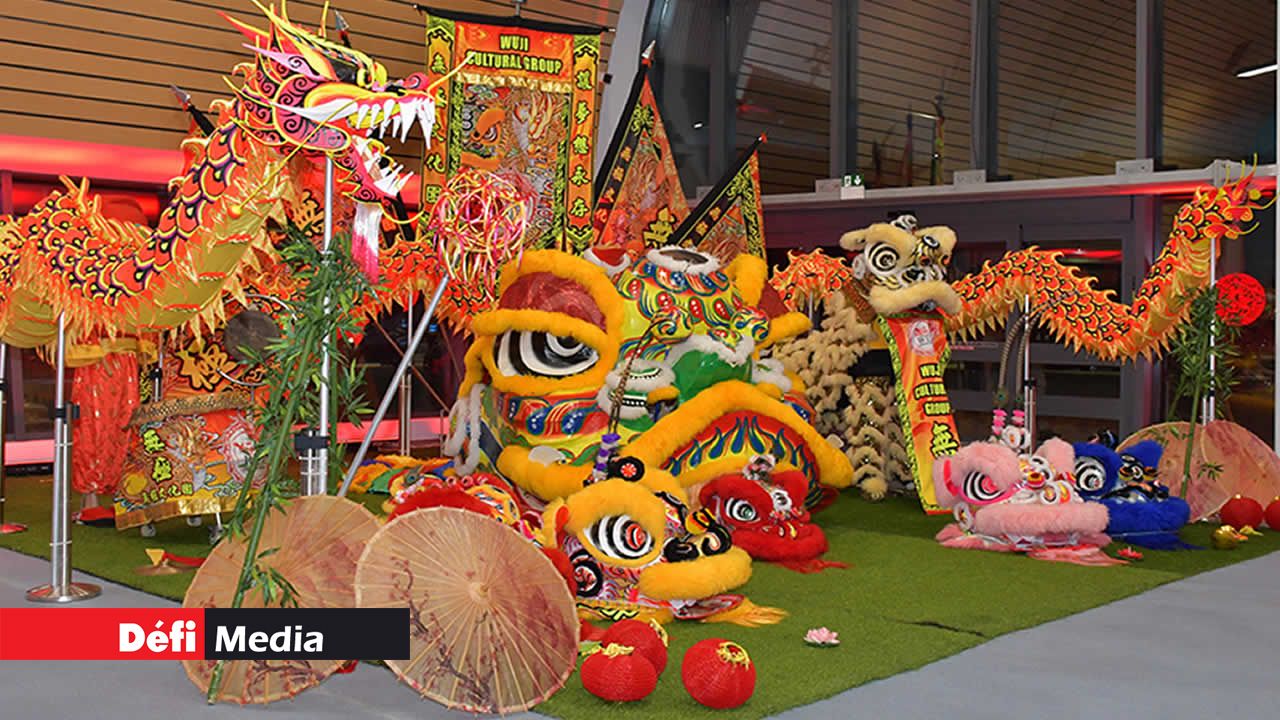 Exposition des symboles chinois au Port-Louis Cruise Terminal à Les Salines.