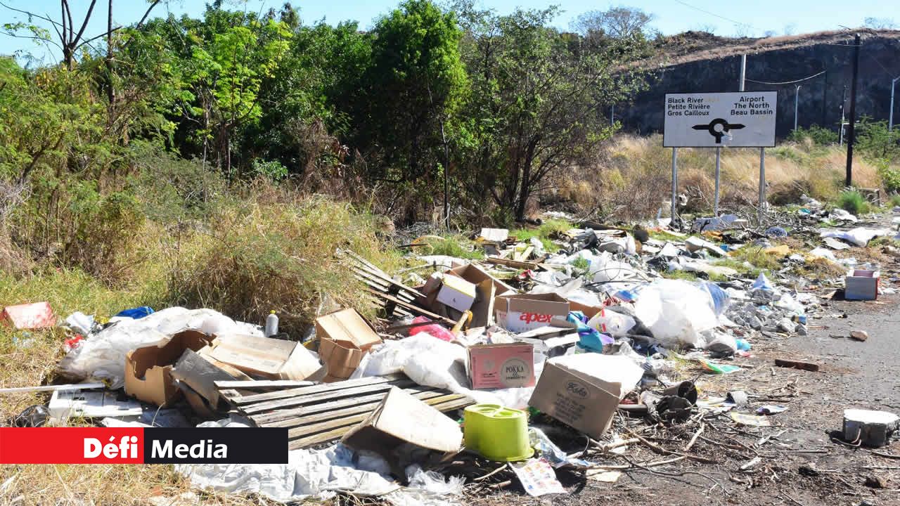 Le manque de respect pour la nature est flagrant sur la route de Chebel.