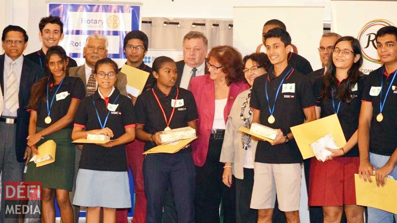 English Speaking Union Finals: Sanjana Chooneea wins 2017 Public Speaking Competition