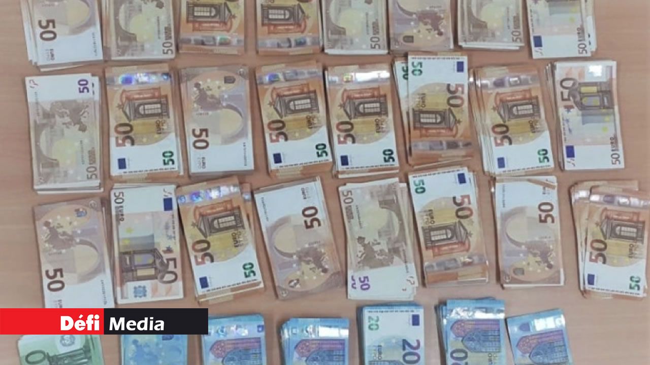 1 Million De Roupies En Euros Saisie d’un million de roupies en devises étrangères dans un coffre
