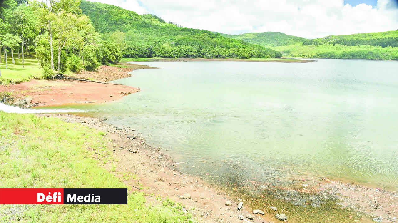 À La Nicolière, le taux de remplissage continue sa baisse inexorable en l’absence de pluie.