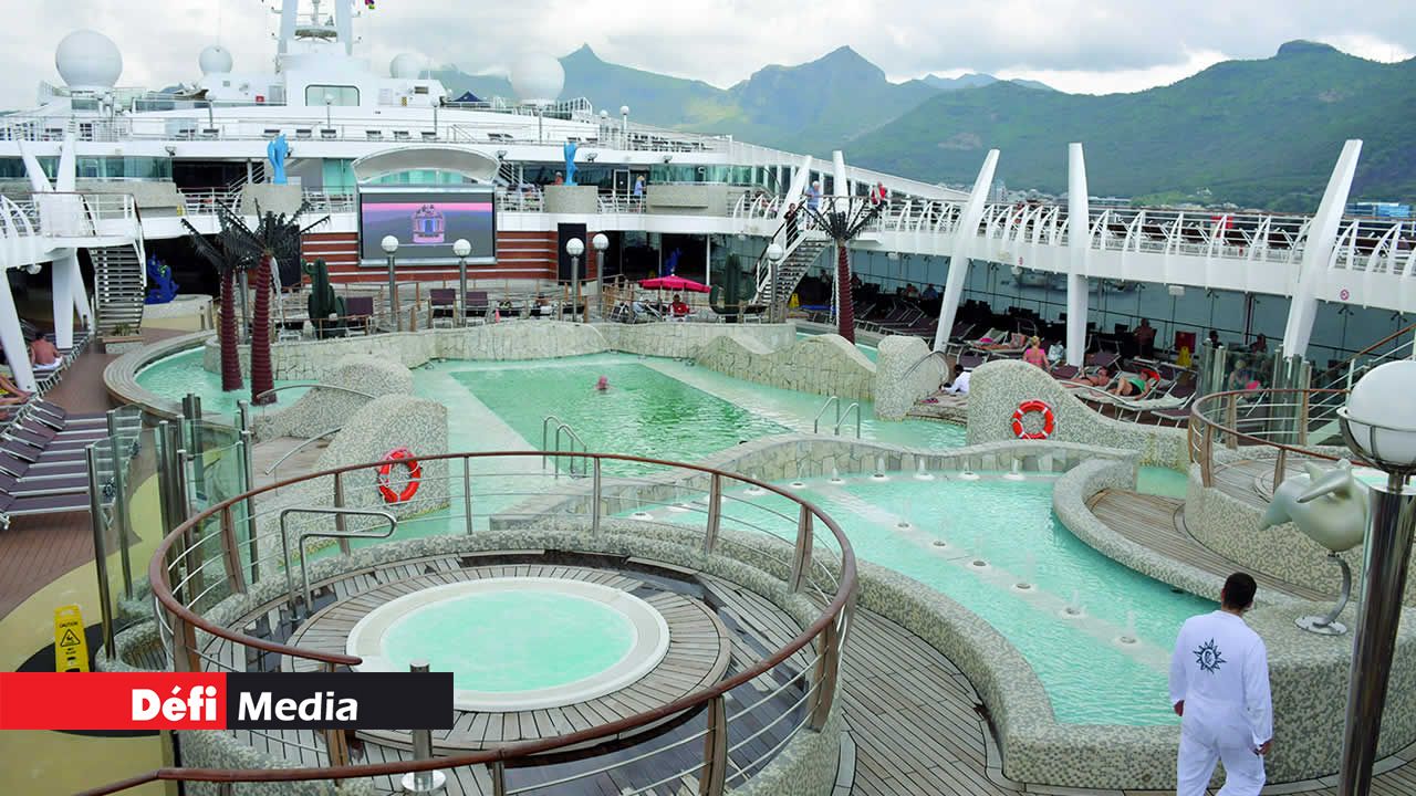 La vue sur les piscines au niveau 14