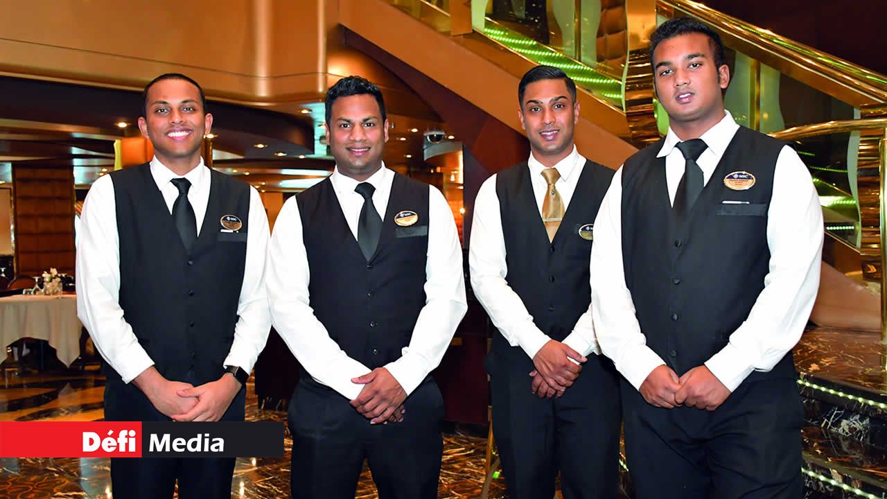 Des employés mauriciens : Krishna Toolooa de Bel-Air ; Renganaden Mooneesawmy de Goodlands ; Anssen Iyacootee de Flacq ; et Pravesh Surroop de Queen Victoria, Flacq.