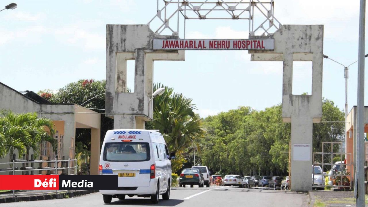 L’adolescent a été transporté à l’hôpital Jawaharlal Nehru de Rose-Belle