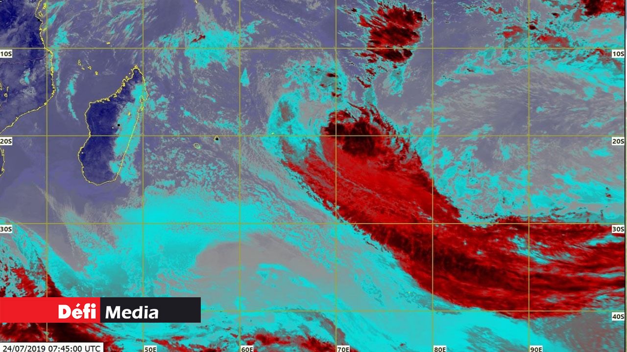 Meteo La Perturbation Tropicale S Est Affaiblie En Une Zone De Basse Pression Temps Pluvieux Ce Jeudi Defimedia