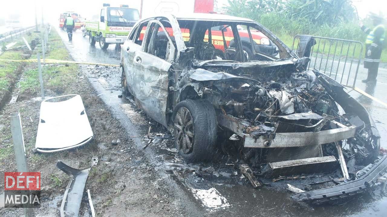 Prisonnier de sa voiture en flammes : fin tragique pour 