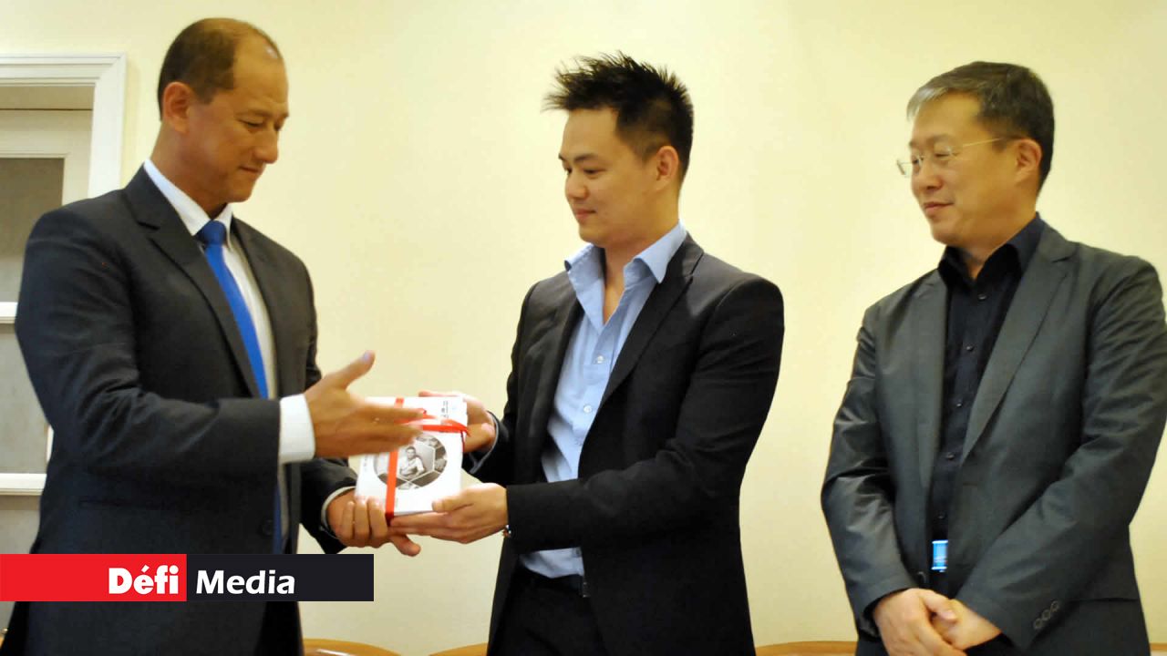 Alain Wong ministre de la Fonction Publique était présents pour le lancement.