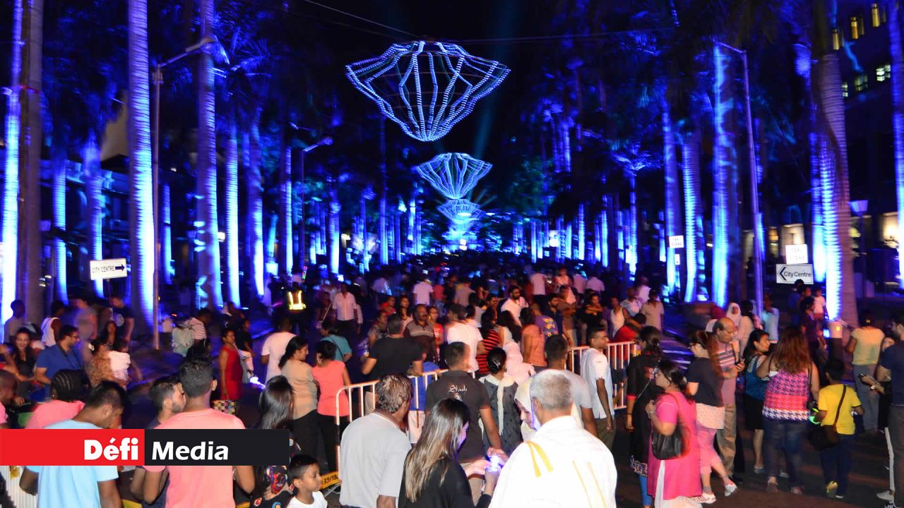 La Place d’Armes by light.