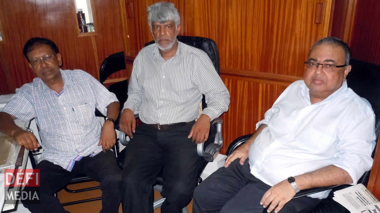 (De gauche à droite) Kentis Sooria Moorthy, Siddique Khodabocus et Nawaz Dauhoo.