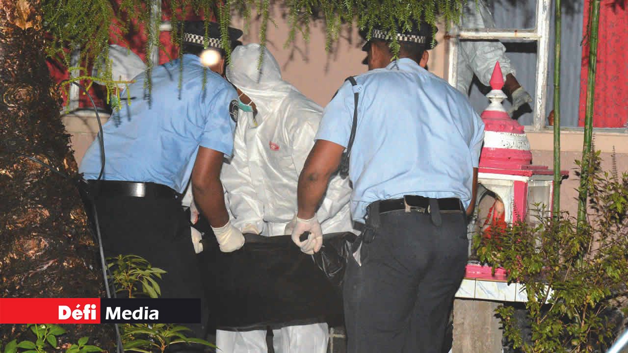 Le cadavre de Yeshna a été retrouvé dans la cour.