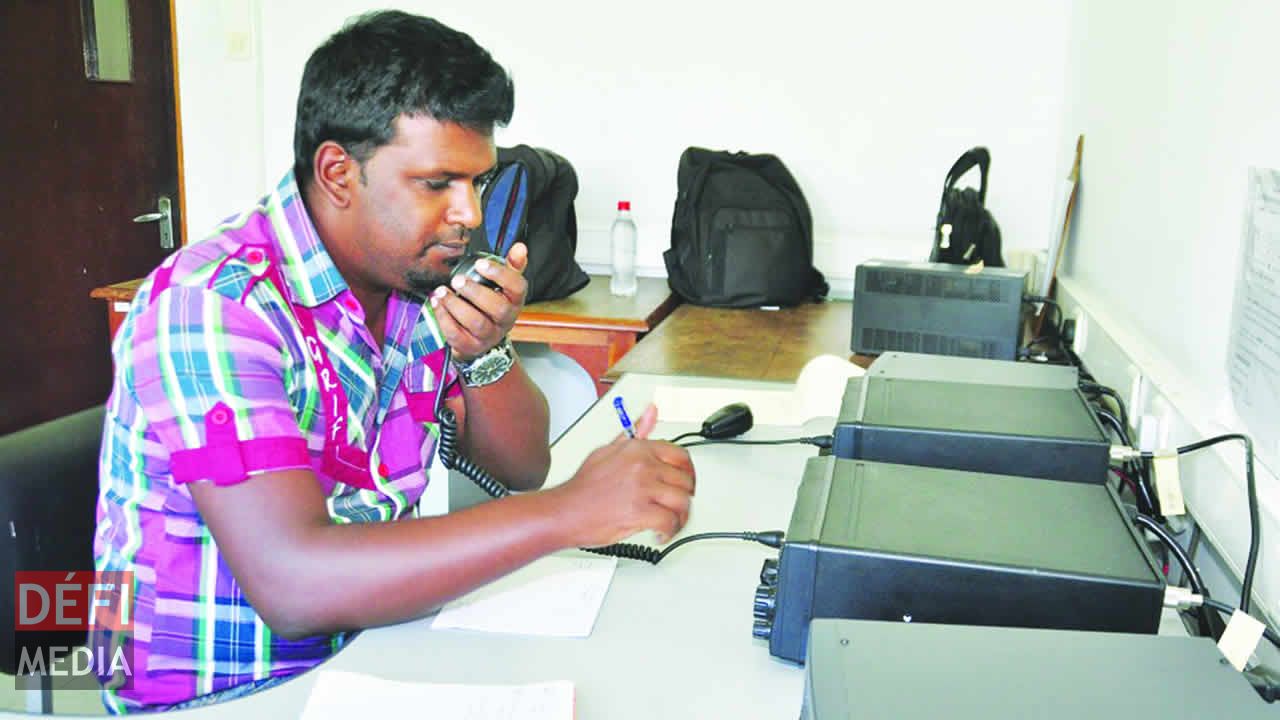 Collecter des données à Agaléga et à St-Brandon à travers la radio.
