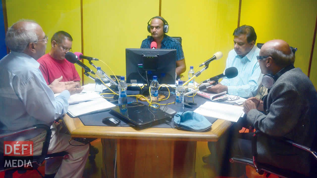 Mohun Aujayeb, Rashid Imrith, Nawaz Noorbux, Jugdish Joypaul et Bijaye Coomar Appanah.