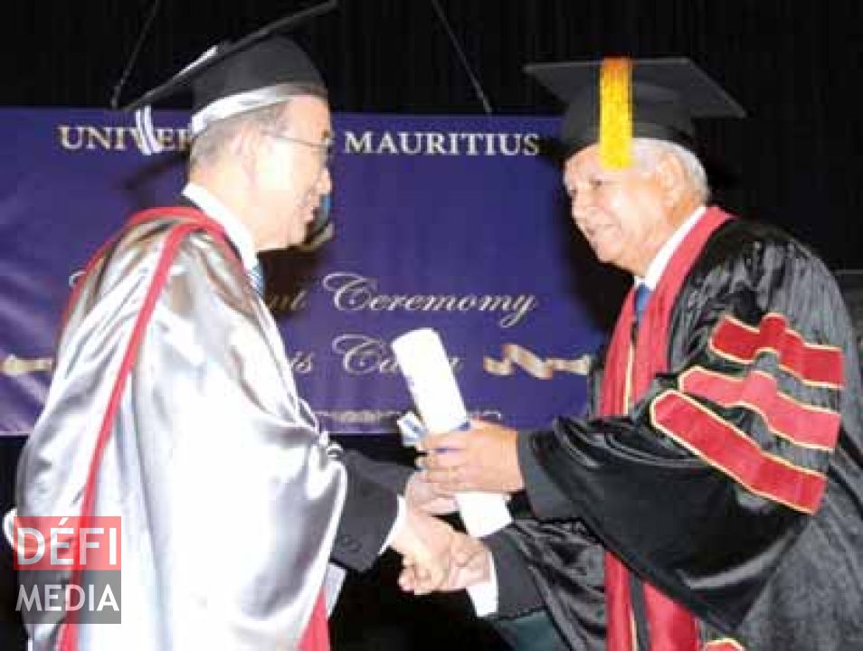 Conferment of Degree – Doctor
Honoris Causa at the University
of Mauritius, Réduit.