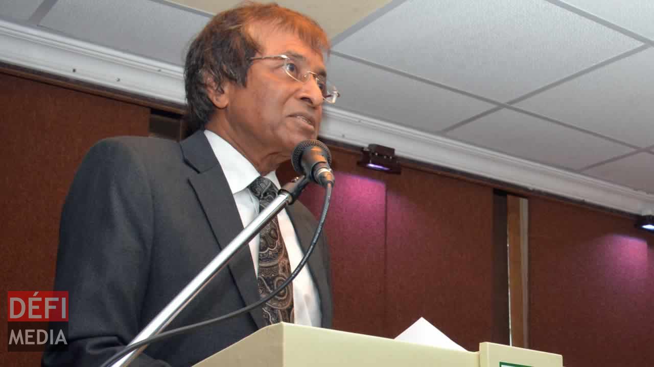 Le ministre Gayan annonce une enquête sur la prévalence du tabagisme chez les jeunes à Maurice
comme à Rodrigues.