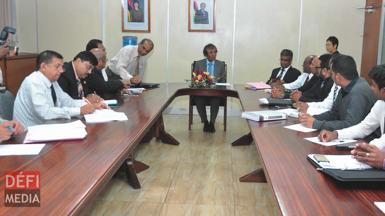 Le système que veut introduire Anil Gayan vise, notamment, à alléger le volume de travail des médecins.