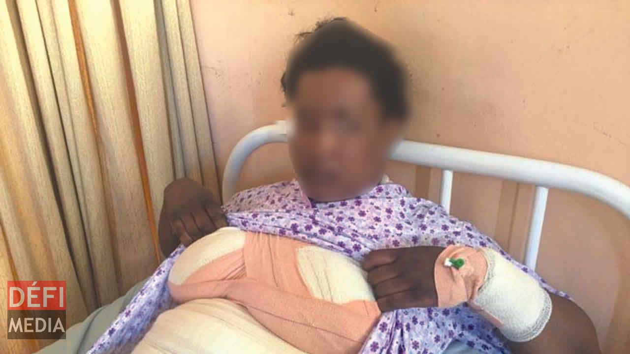 Sarah-Jane Fenouille sur
son lit d’hôpital.