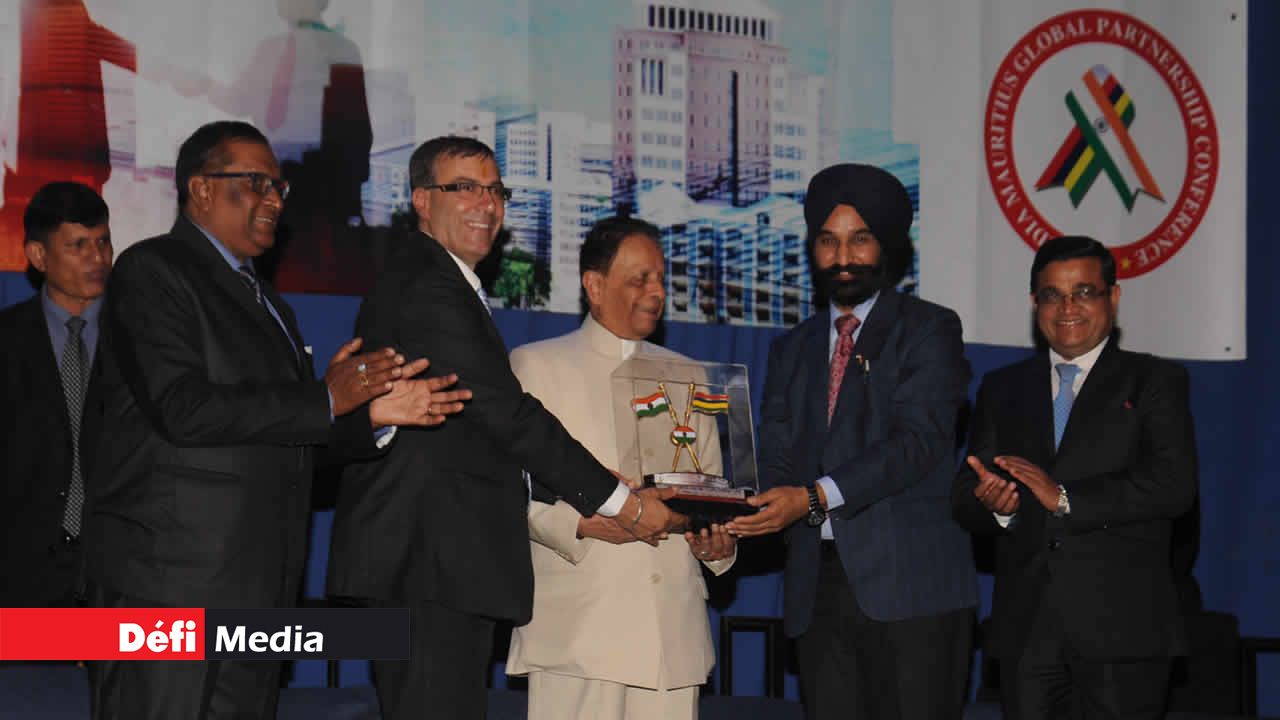 Sir Anerood Jugnauth entouré des participants à l’India-Mautitius Global Partnership Conference.