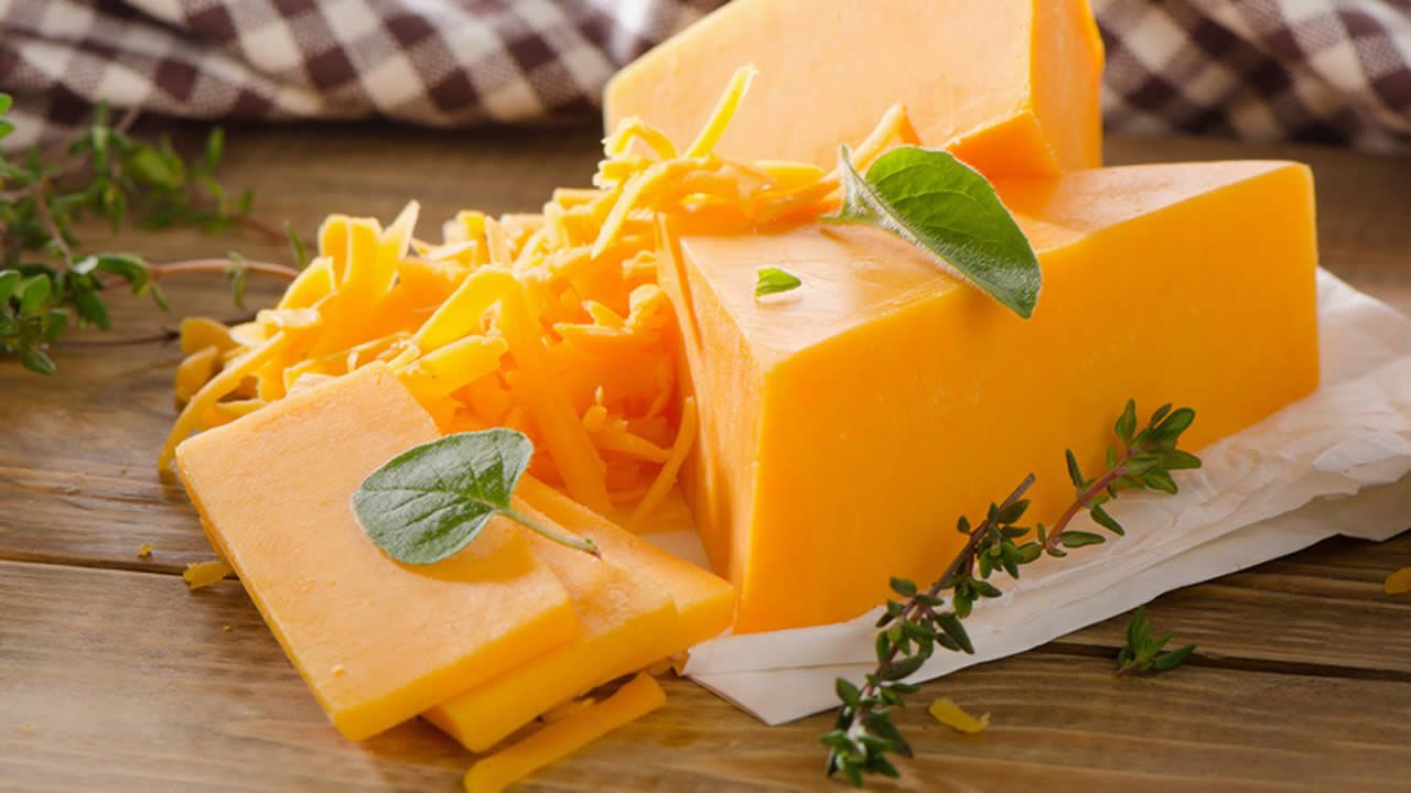 Acheter << malin >> - Fromage Cheddar : la concurrence maintient les prix