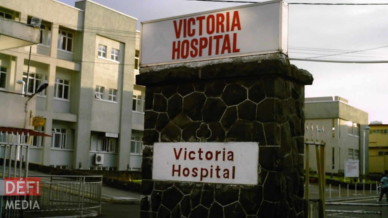 La fillette a été transférée et admise ♪à la Burns Unit de l’hôpital Victoria, à Candos.