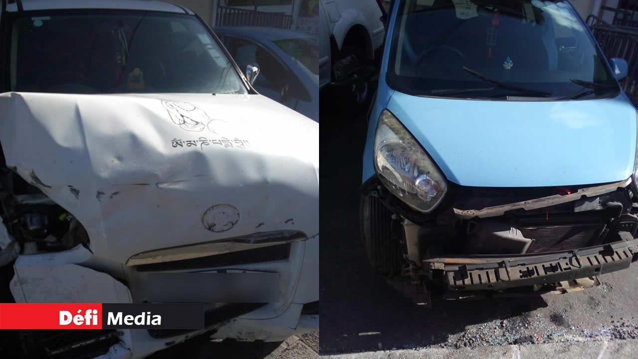 Deux des trois véhicules impliqués dans un accident fatal à Goodlands mardi.