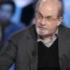 Salman Rushdie va un peu mieux après avoir été poignardé aux Etats-Unis