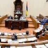 « Eta ki to gagner ? » : lance Paul Bérenger à Lesjongard au parlement 