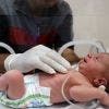 Un bébé sauvé du ventre d'une Palestinienne enceinte tuée après une frappe à Gaza